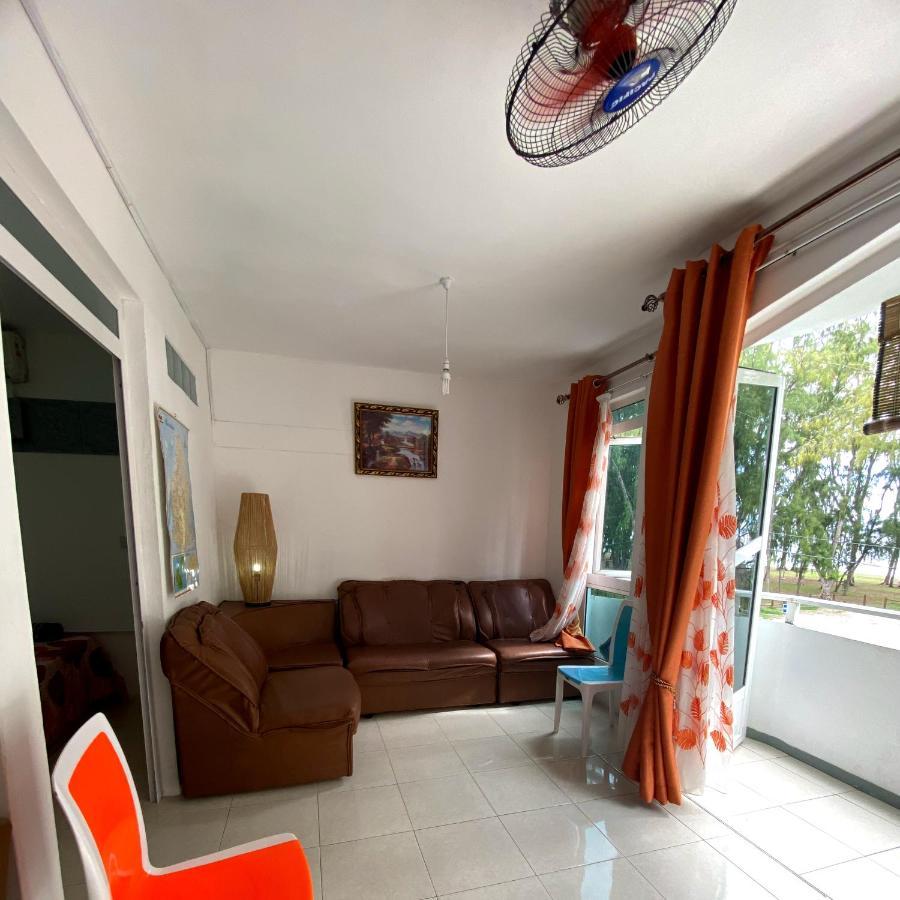 Sea Front 2 Bedrooms Apartment Flic-en-Flacq Exteriör bild
