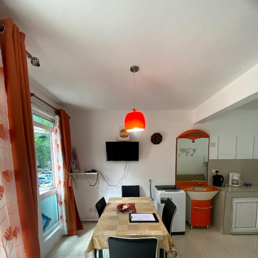 Sea Front 2 Bedrooms Apartment Flic-en-Flacq Exteriör bild